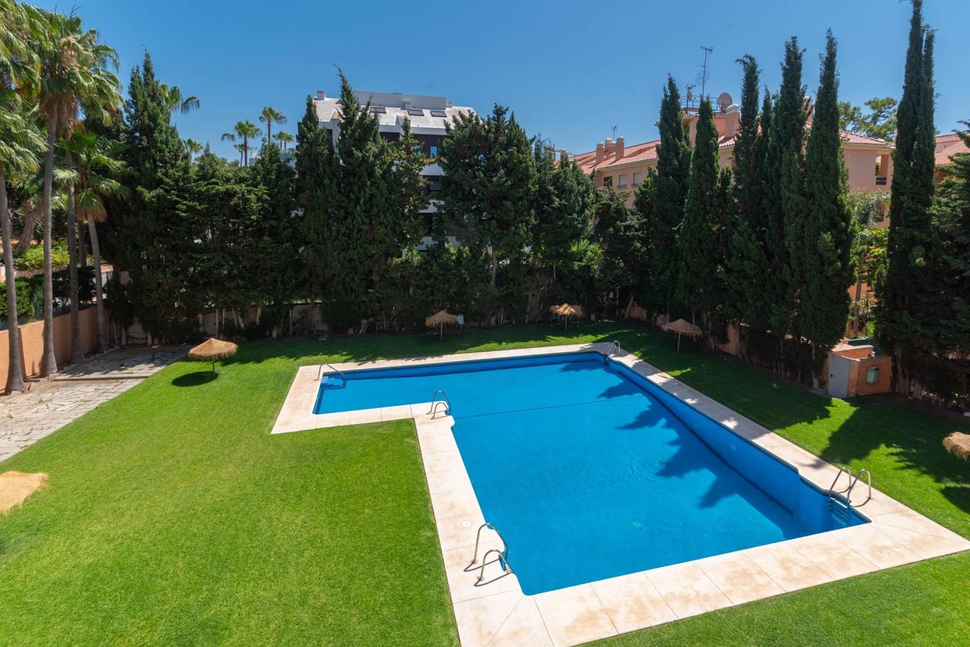 Cabopino Duplex, Swimming Pool, Beach 5Min Away, Chill Out Terrace And High-Speed Wifi Marbella Buitenkant foto